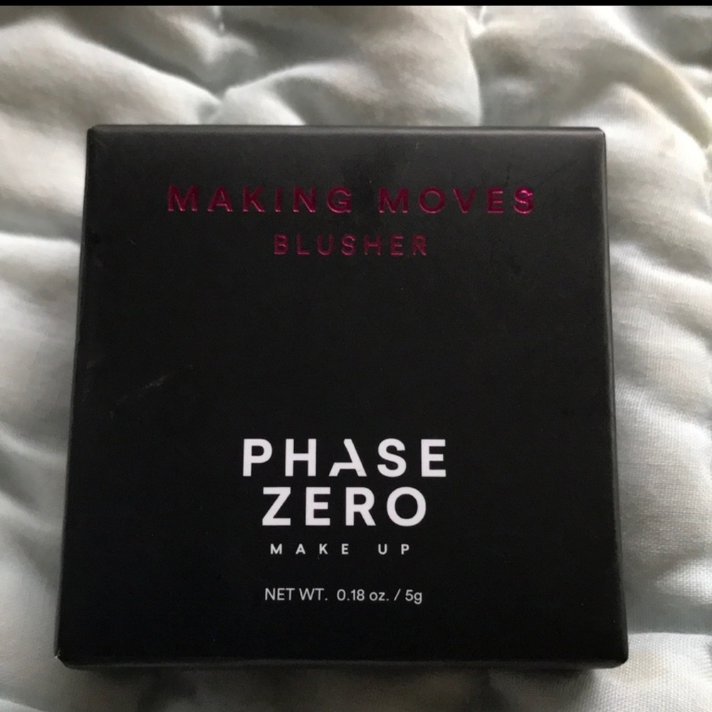 PHASE ZERO MAKE UP

Blusher in Making Moves